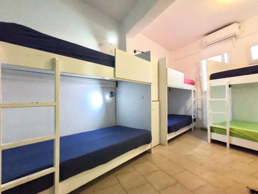 Fira Backpackers Place Екстериор снимка