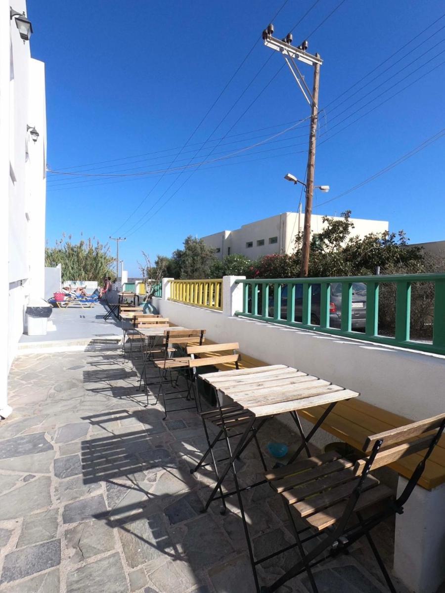 Fira Backpackers Place Екстериор снимка